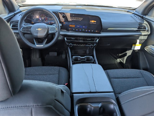 New 2027 Chevrolet Traverse LT w/ Sun and Wheel Package FWD image 5