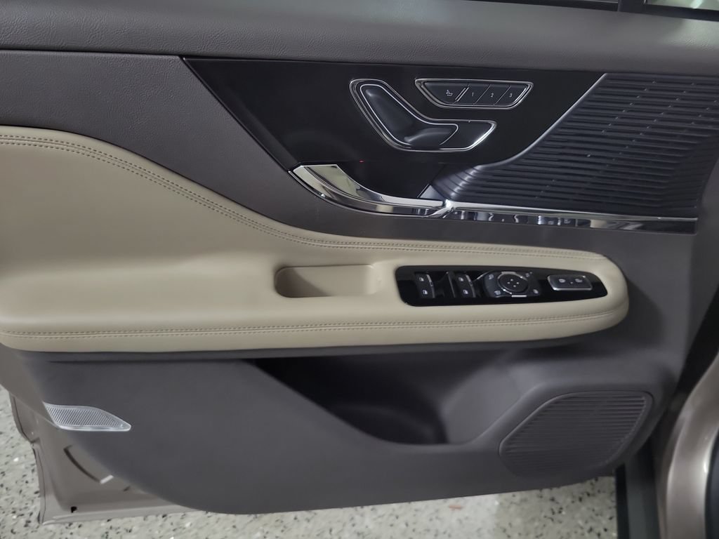 Certified 2021 Lincoln Corsair FWD w/ Convenience Package image 19