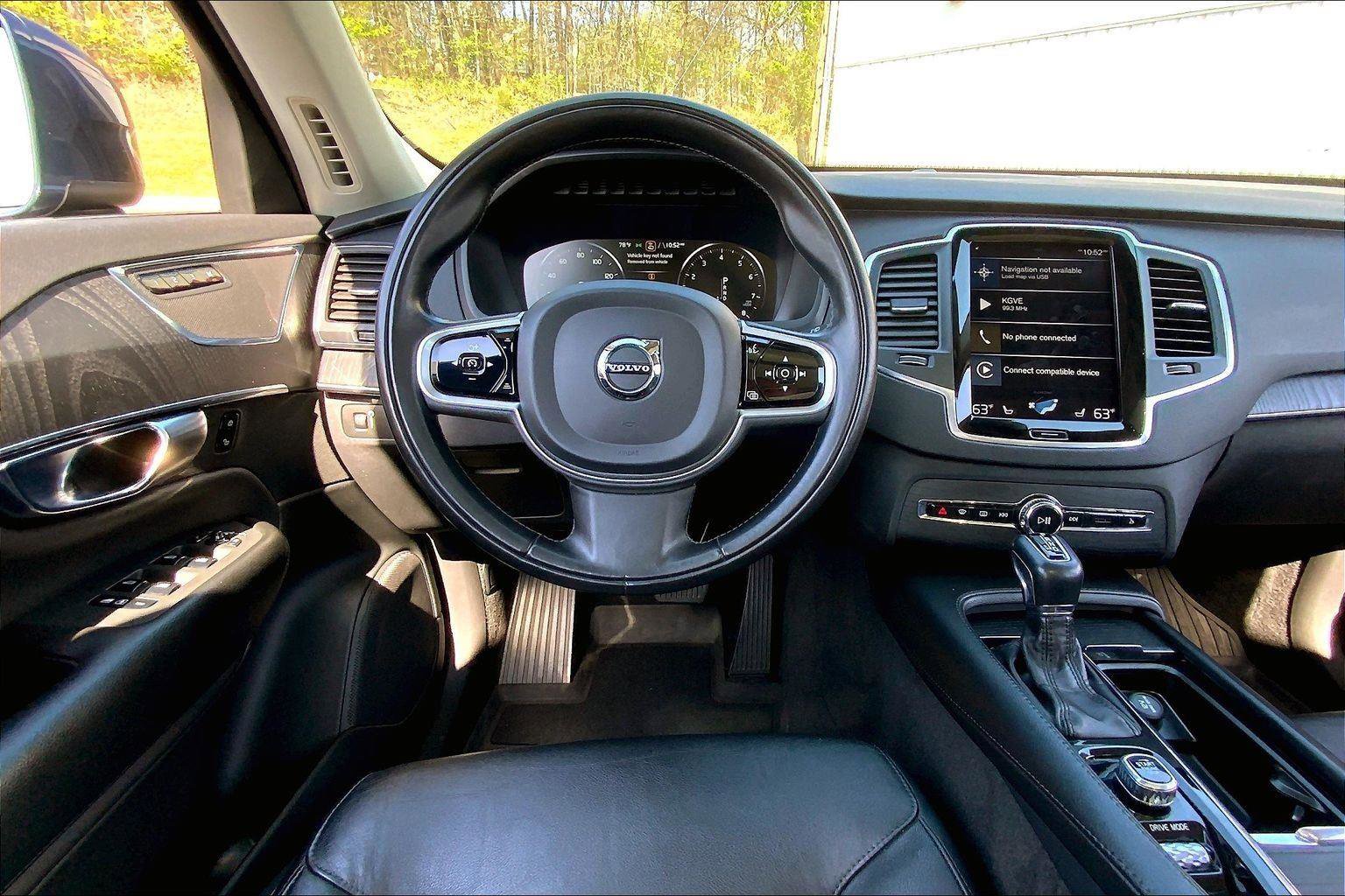 Used 2020 Volvo XC90 T5 Momentum FWD image 4