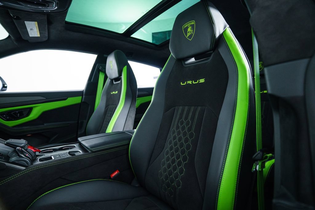 Used 2024 Lamborghini Urus S AWD/4WD image 5