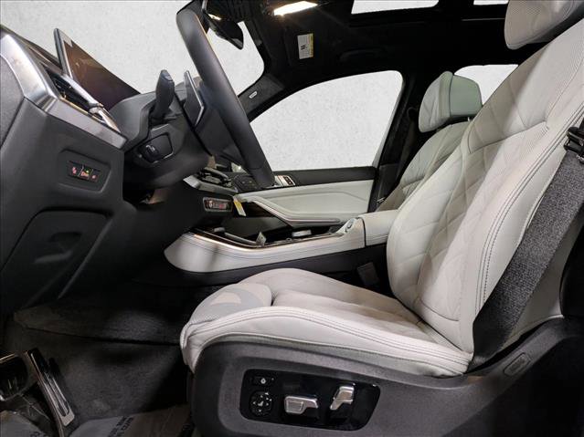 New 2026 BMW X5 xDrive50e w/ Executive Package image 4