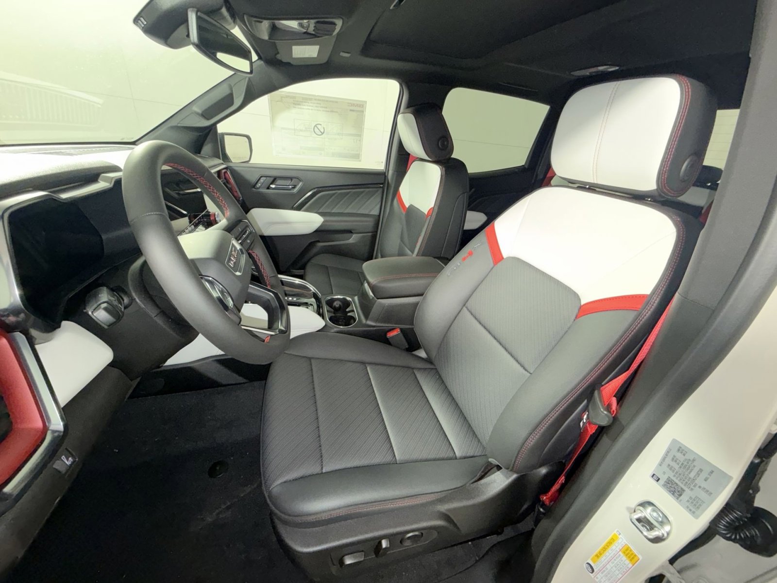 New 2026 GMC Canyon AT4X image 13