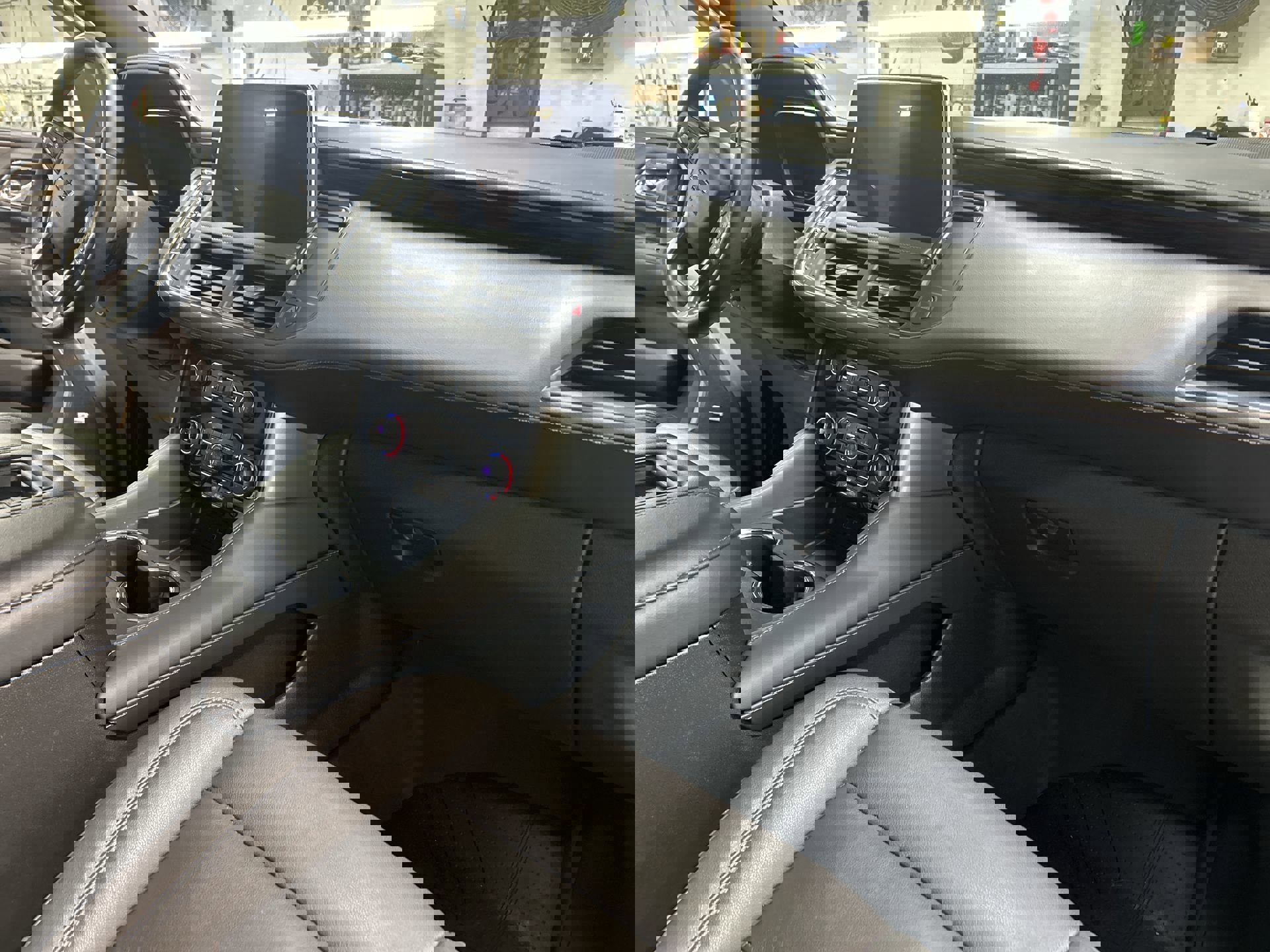 Certified 2023 Chevrolet Tahoe Z71 w/ Luxury Package image 30