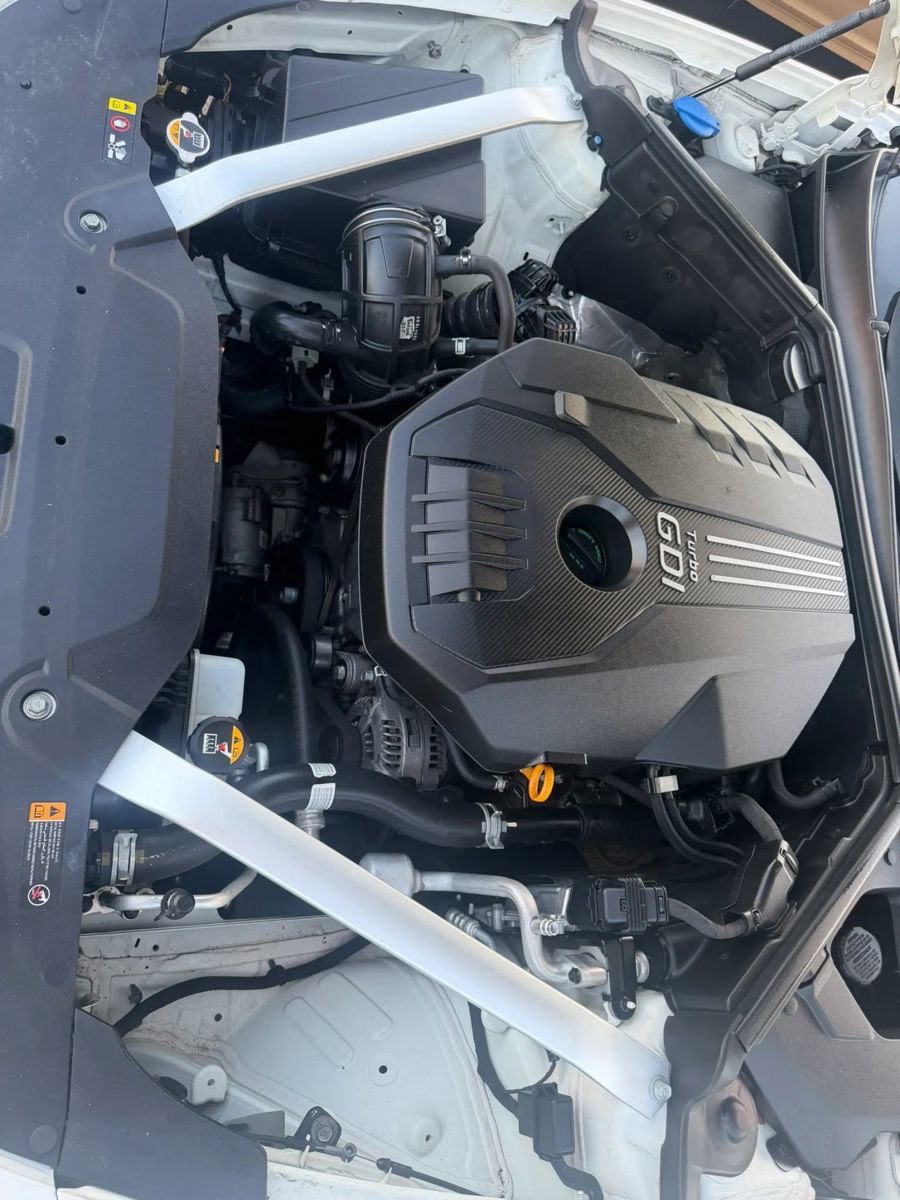 Used 2018 Kia Stinger RWD image 11