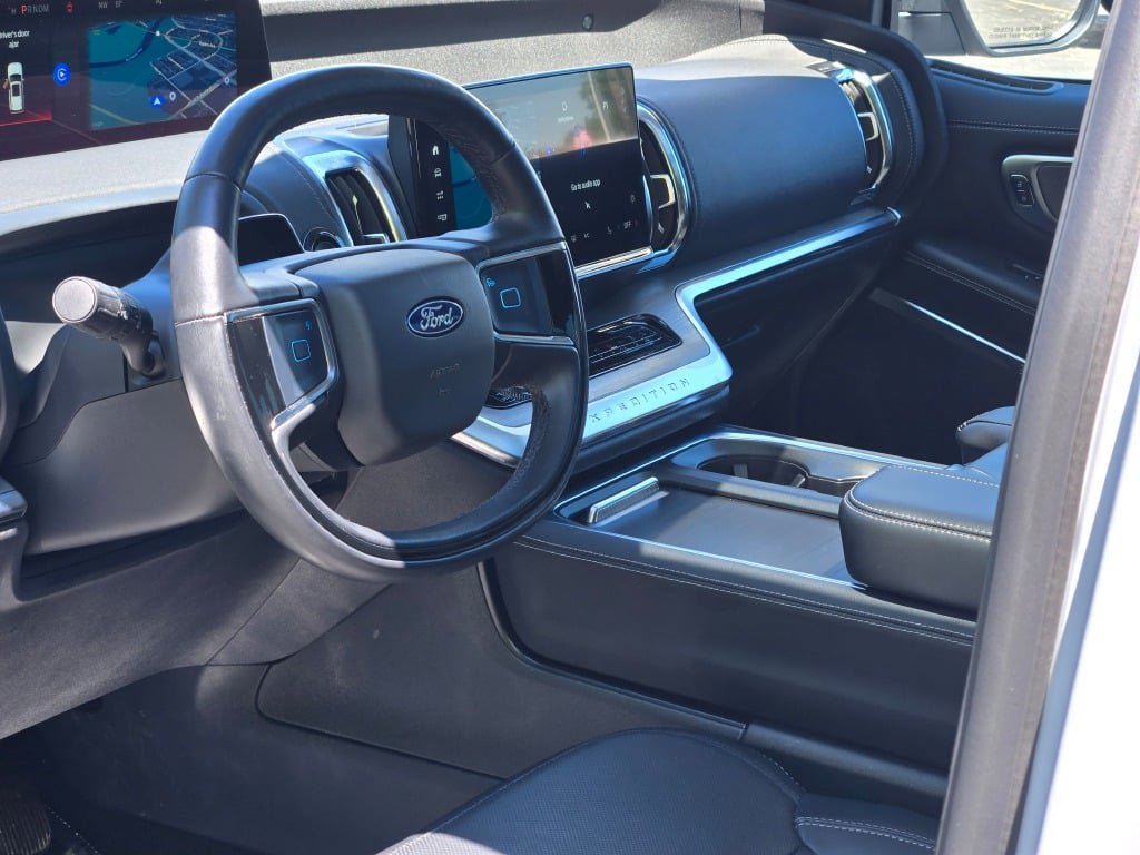 Used 2025 Ford Expedition Platinum AWD/4WD image 31