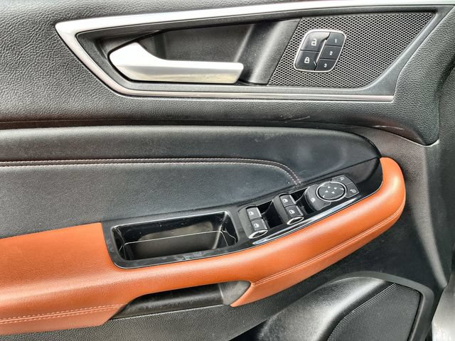 Used 2017 Ford Edge Titanium w/ Equipment Group 302A AWD/4WD image 17