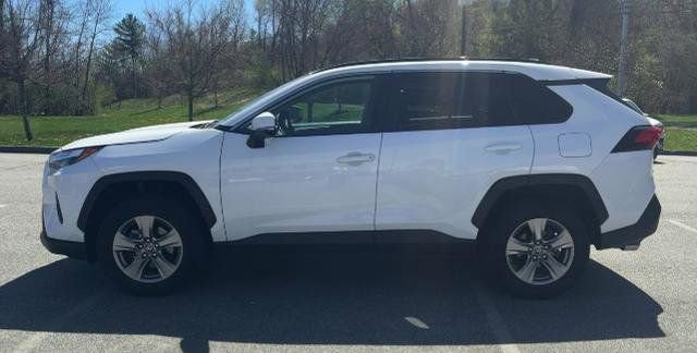 Used 2023 Toyota RAV4 XLE AWD/4WD image 9