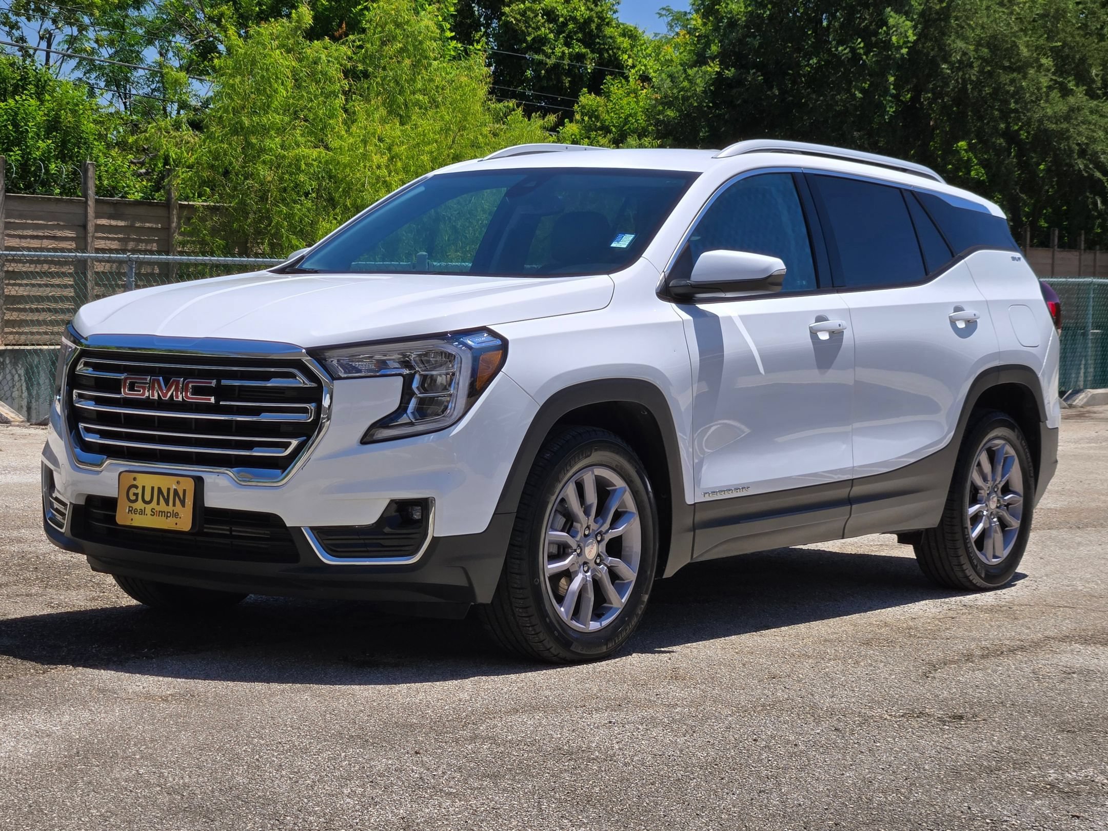 Used 2024 GMC Terrain SLT AWD/4WD image 8
