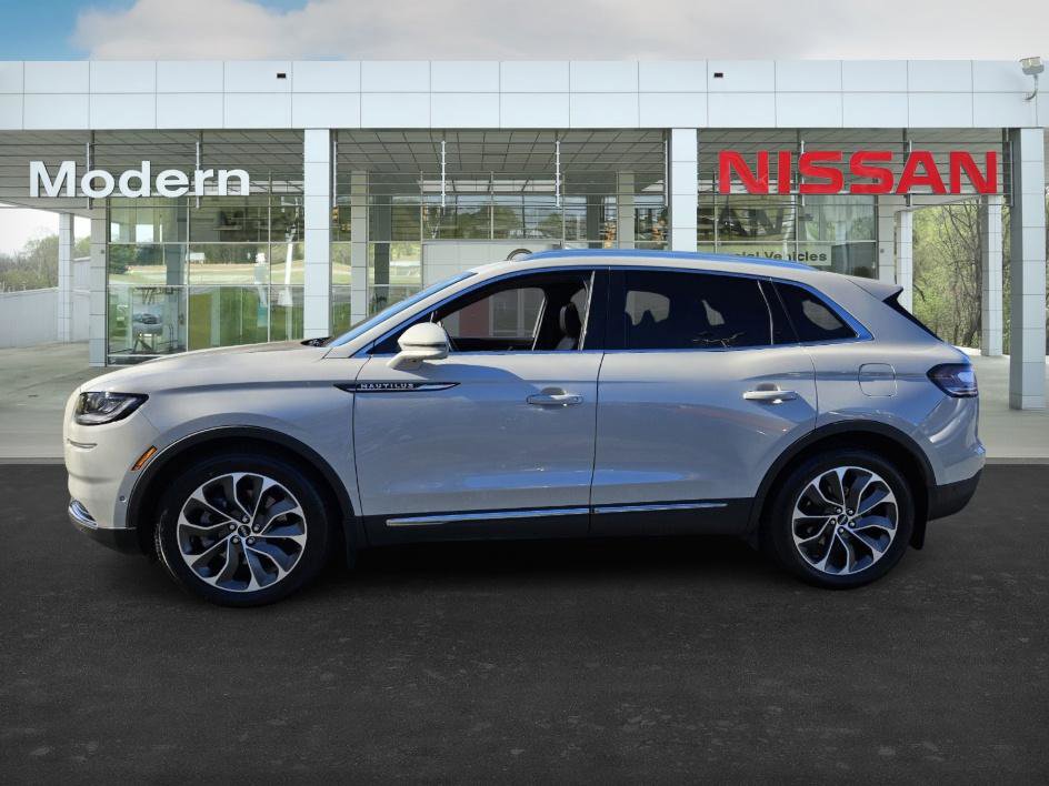 Used 2023 Lincoln Nautilus Reserve w/ Equipment Group 201A image 6