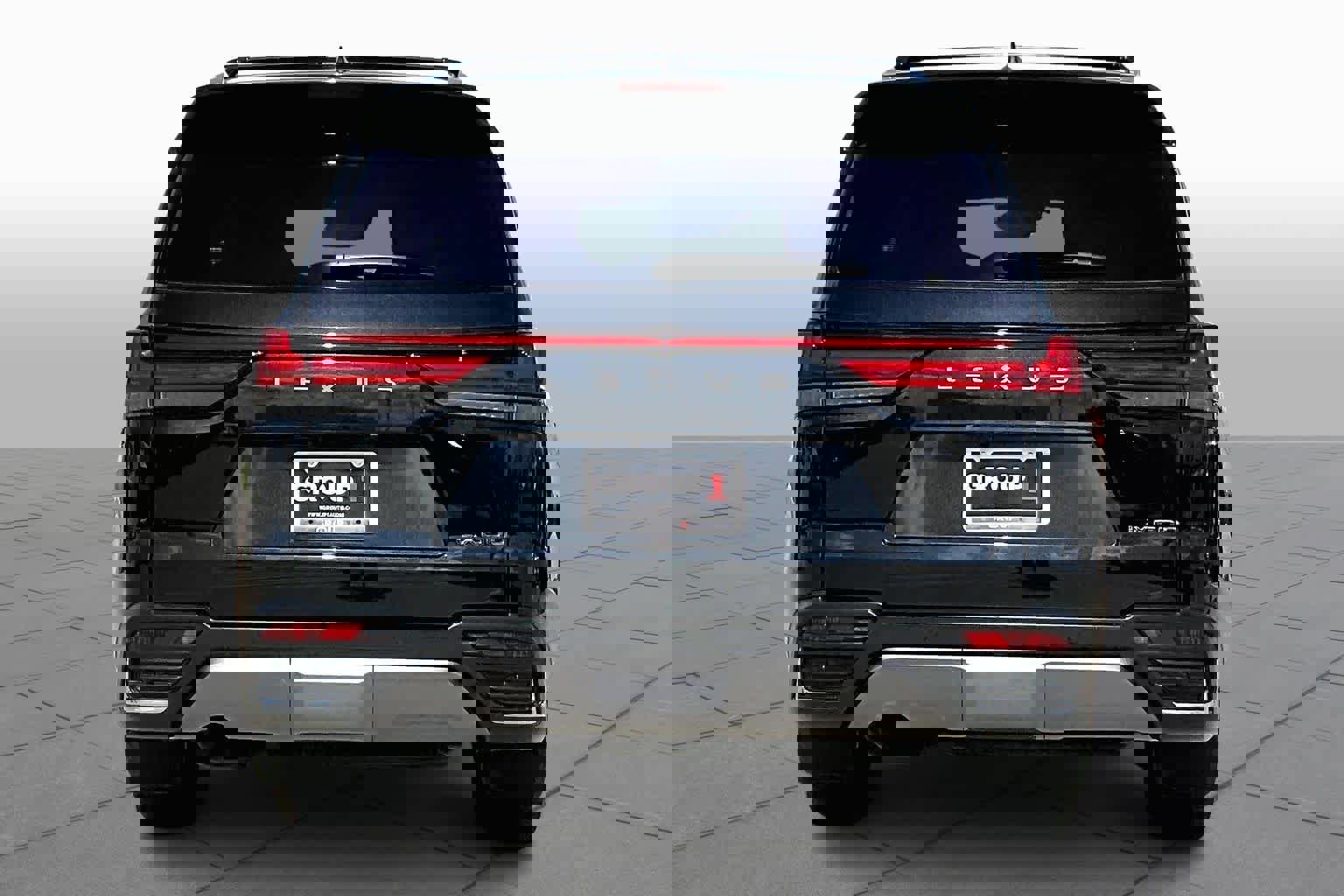 Used 2023 Lexus LX 600 4WD w/ Accessory Package (Z1) image 5