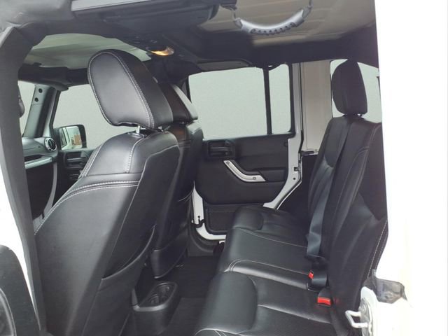 Used 2016 Jeep Wrangler Unlimited Sahara w/ Connectivity Group image 8