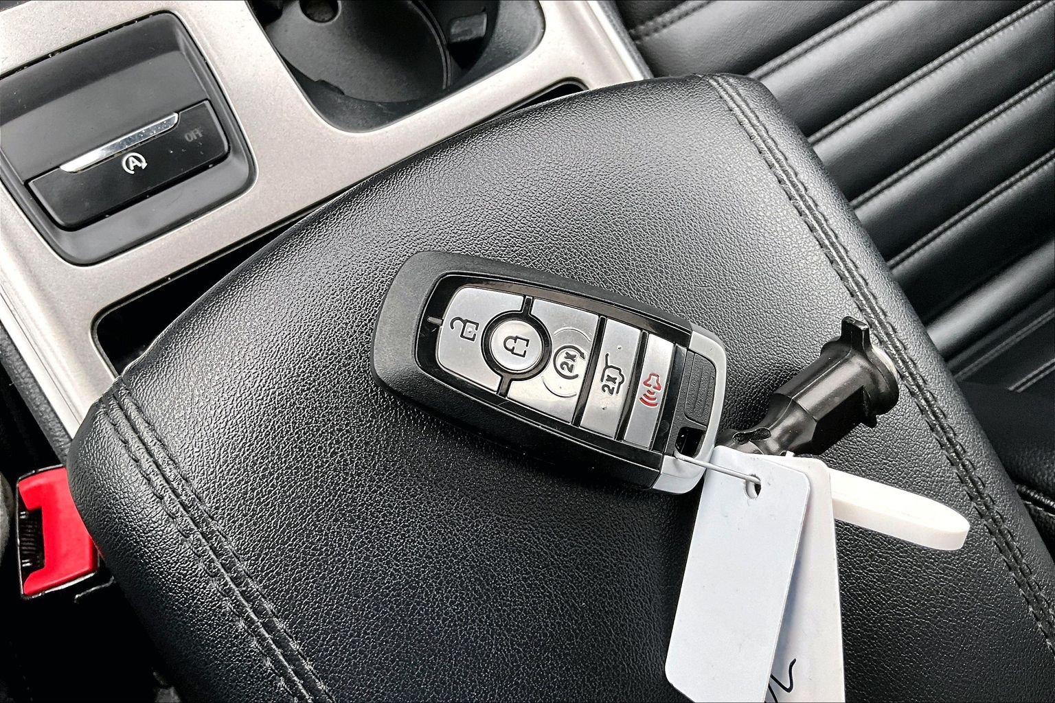Used 2024 Ford Edge SEL w/ Convenience Package AWD/4WD image 12