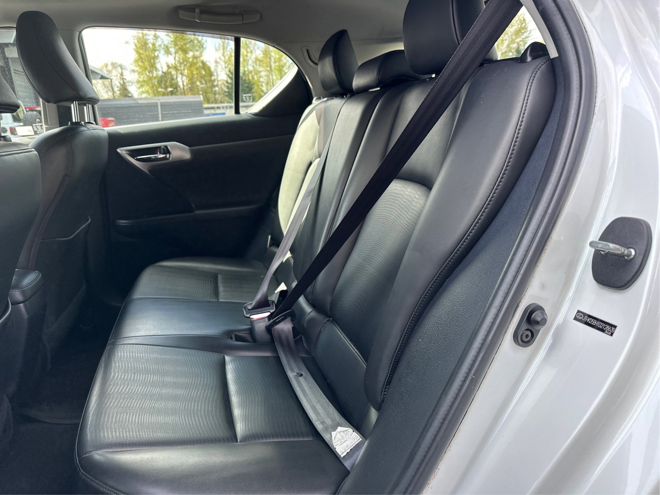 Used 2013 Lexus CT 200h FWD image 10