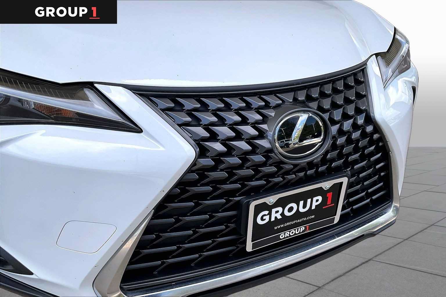 Certified 2026 Lexus UX 300h FWD image 27