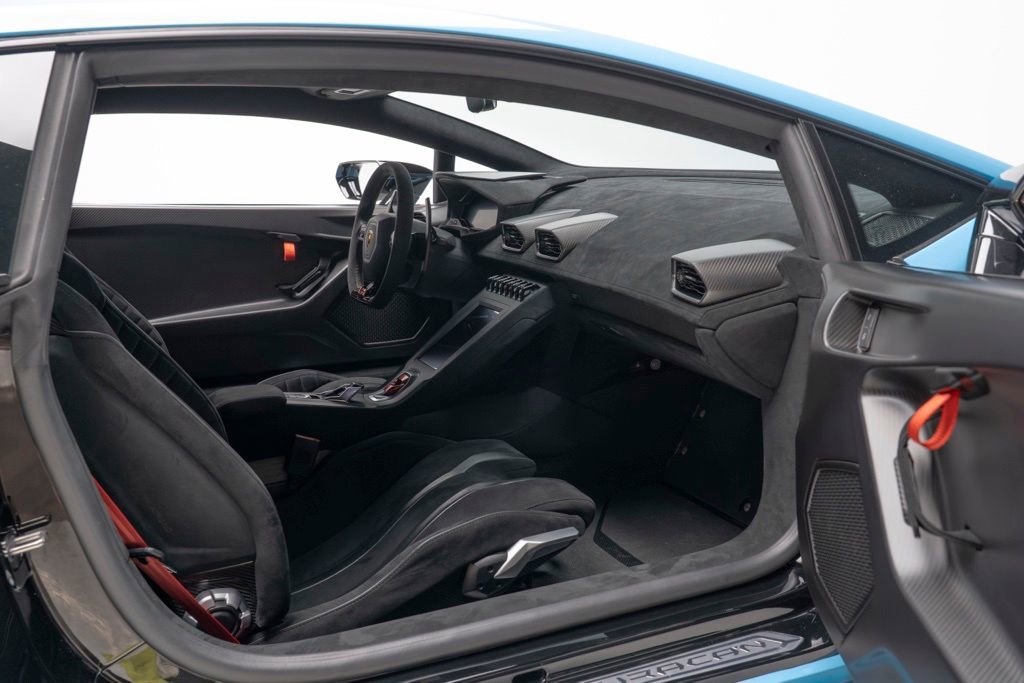 Used 2022 Lamborghini Huracan STO RWD image 41