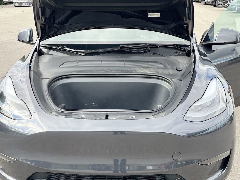 Used 2025 Tesla Model Y Long Range AWD/4WD image 28