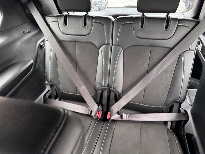 Used 2023 Jeep Grand Cherokee L Laredo image 12