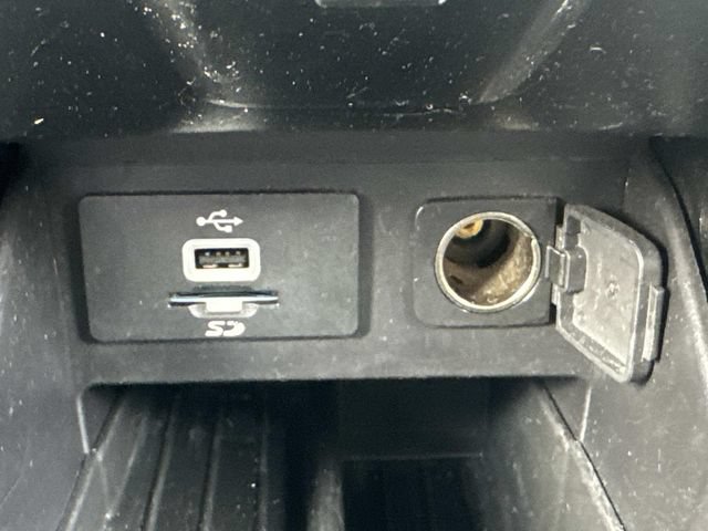 Used 2016 Ford Explorer XLT w/ Equipment Group 202A FWD image 24