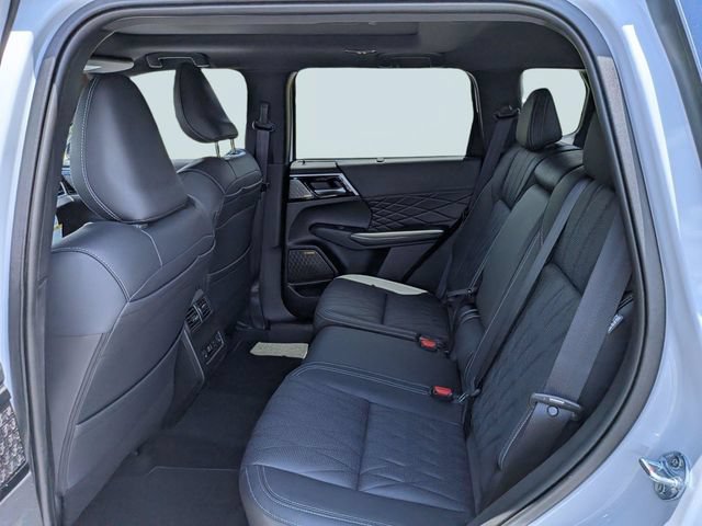 New 2026 Mitsubishi Outlander SEL Black Edition FWD image 13