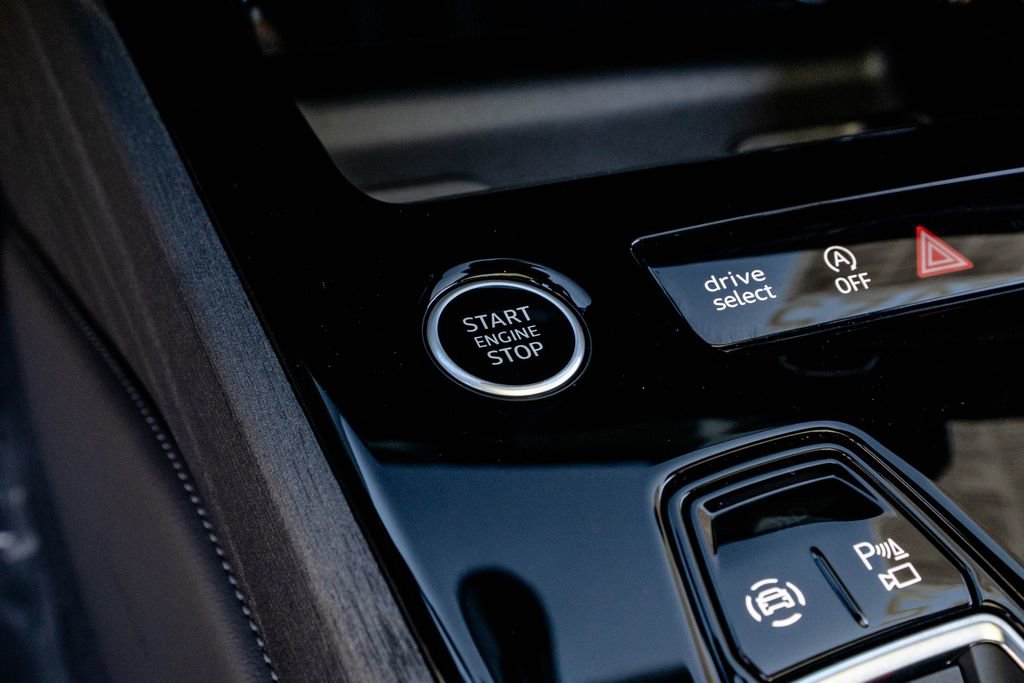 Used 2025 Audi A5 2.0T Premium Plus w/ Premium Plus AWD/4WD image 25