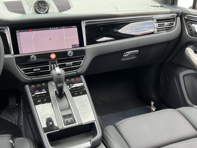 New 2025 Porsche Macan image 29