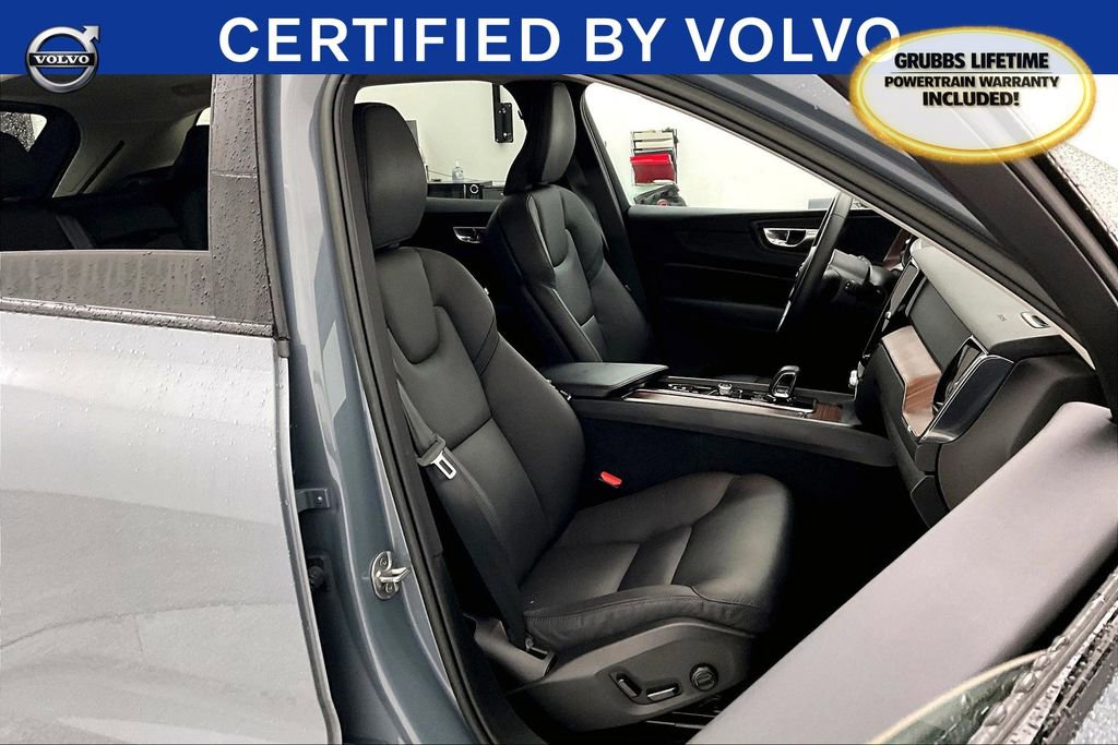 Used 2023 Volvo XC60 B5 Plus w/ Climate Package image 11