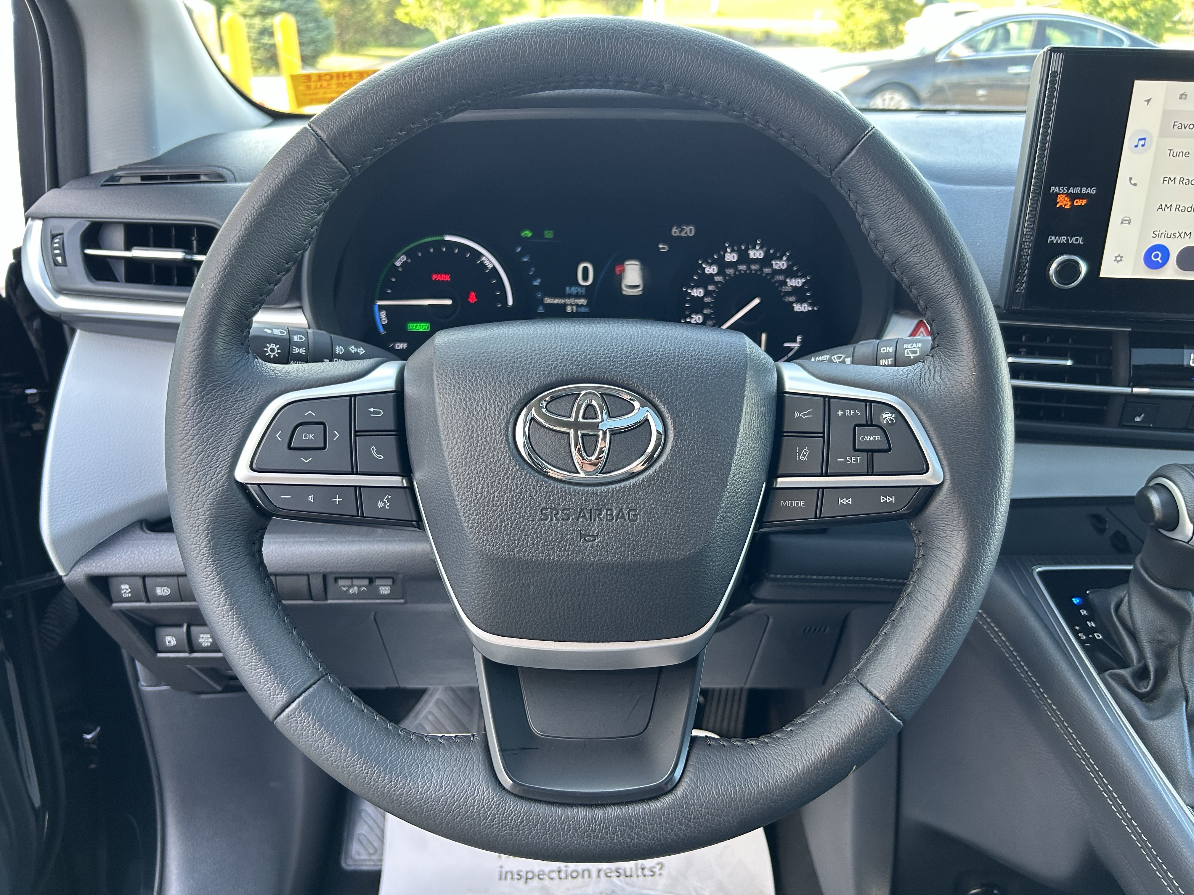 Certified 2025 Toyota Sienna XLE FWD image 26