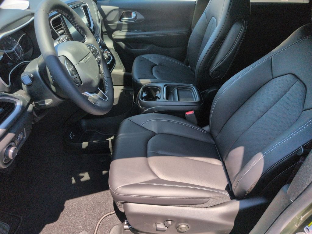 New 2027 Chrysler Pacifica Select FWD image 14