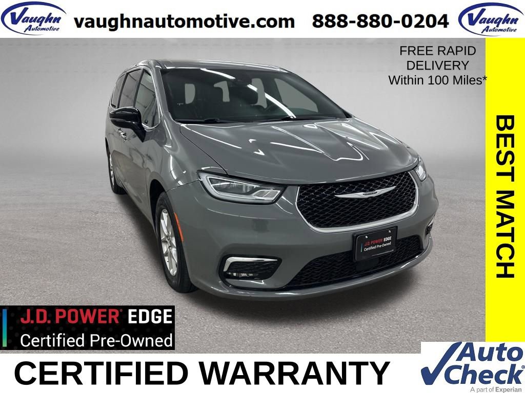 Used 2025 Chrysler Pacifica Select