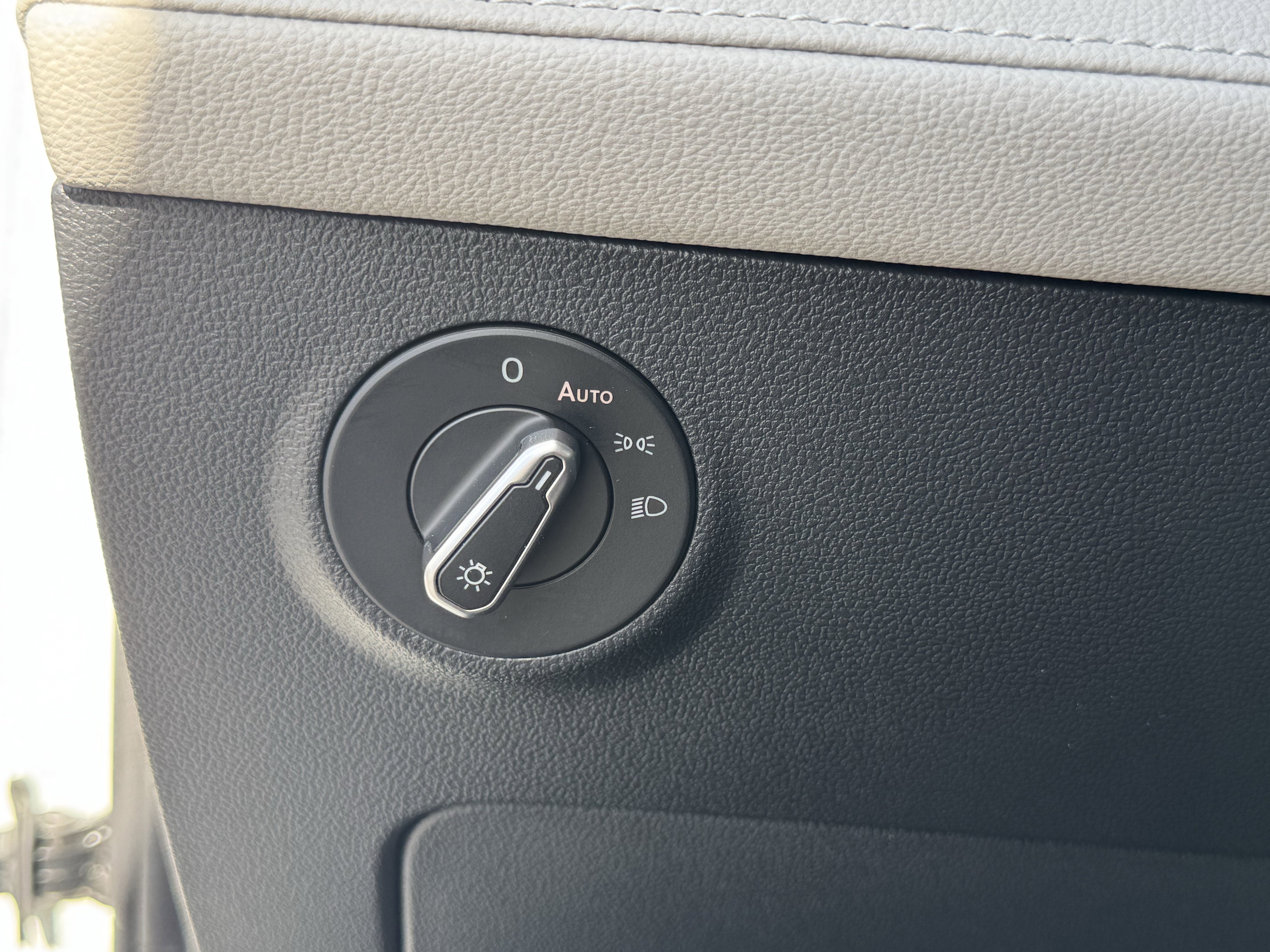 Used 2025 Volkswagen Taos S image 27