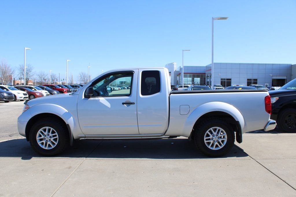 Used 2017 Nissan Frontier SV image 4