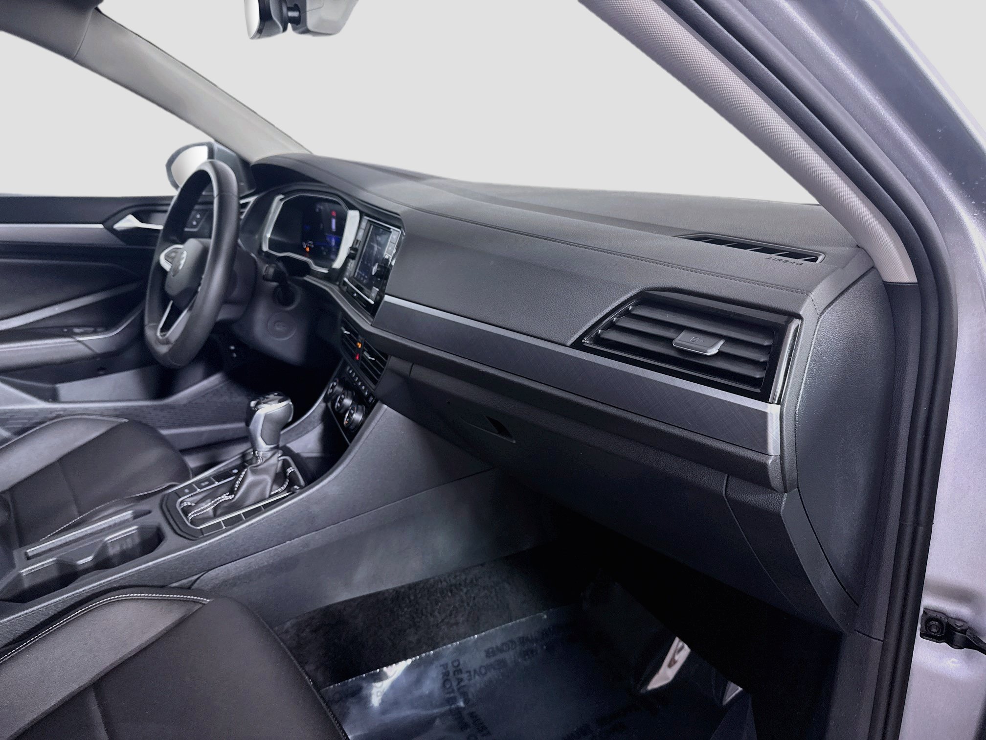 Used 2024 Volkswagen Jetta SE FWD image 30