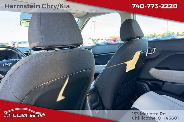 Used 2024 Hyundai Venue SEL image 24