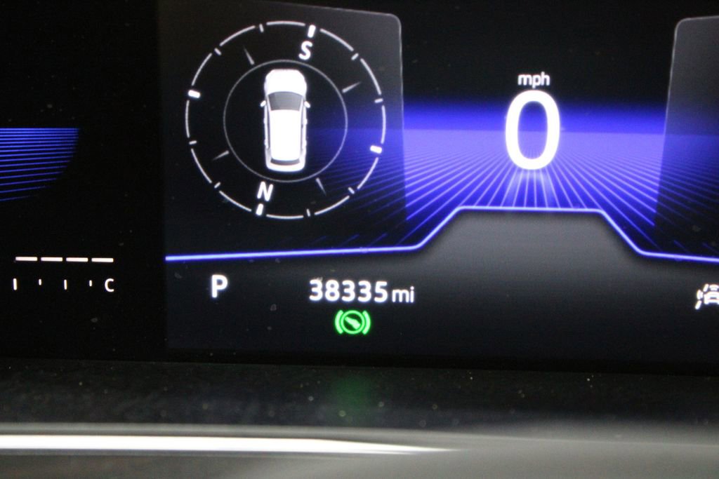 Used 2022 Volkswagen Tiguan SE image 34