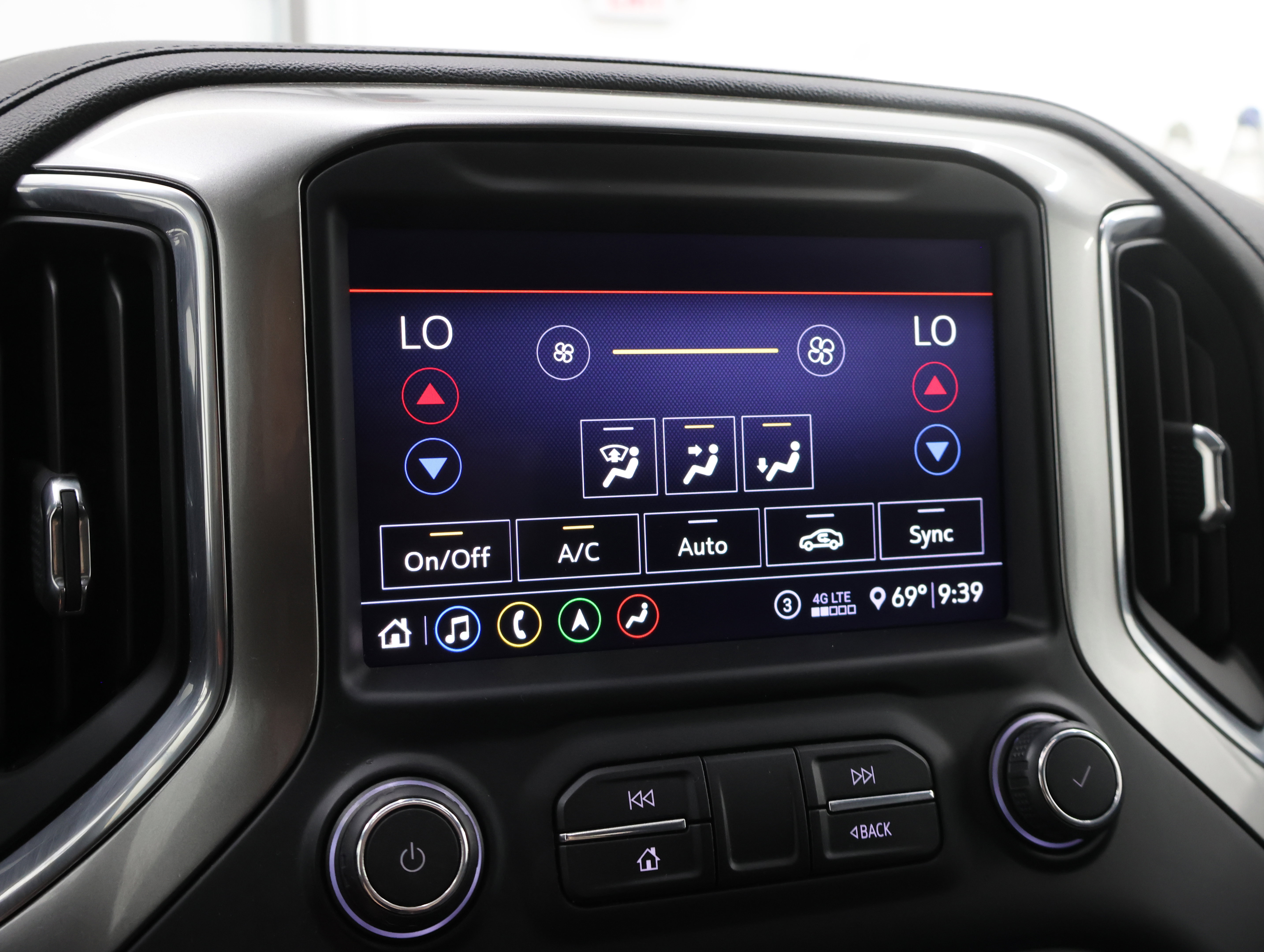 Used 2020 Chevrolet Silverado 2500 LTZ w/ LTZ Premium Package AWD/4WD image 63
