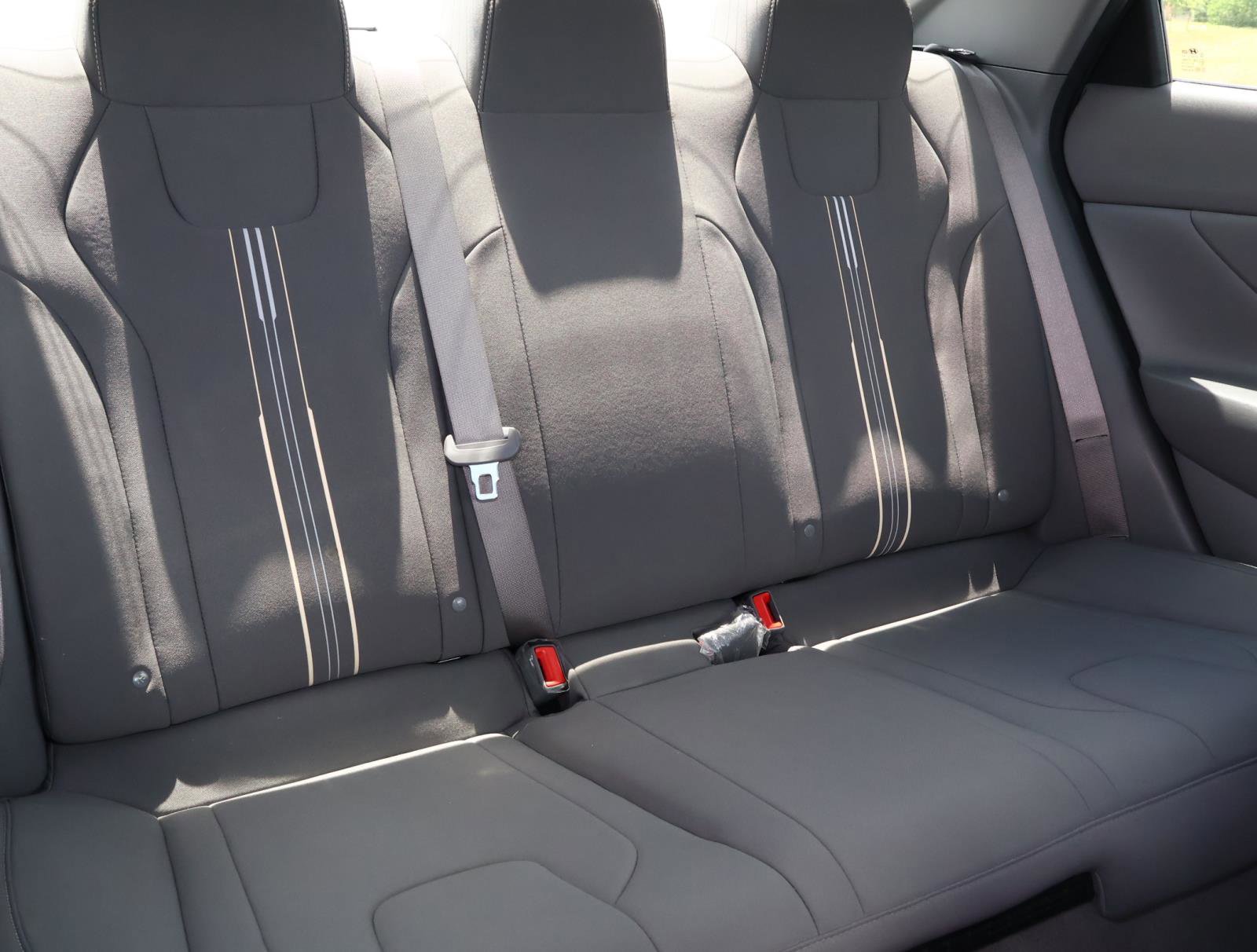 Used 2023 Hyundai Elantra Blue image 18