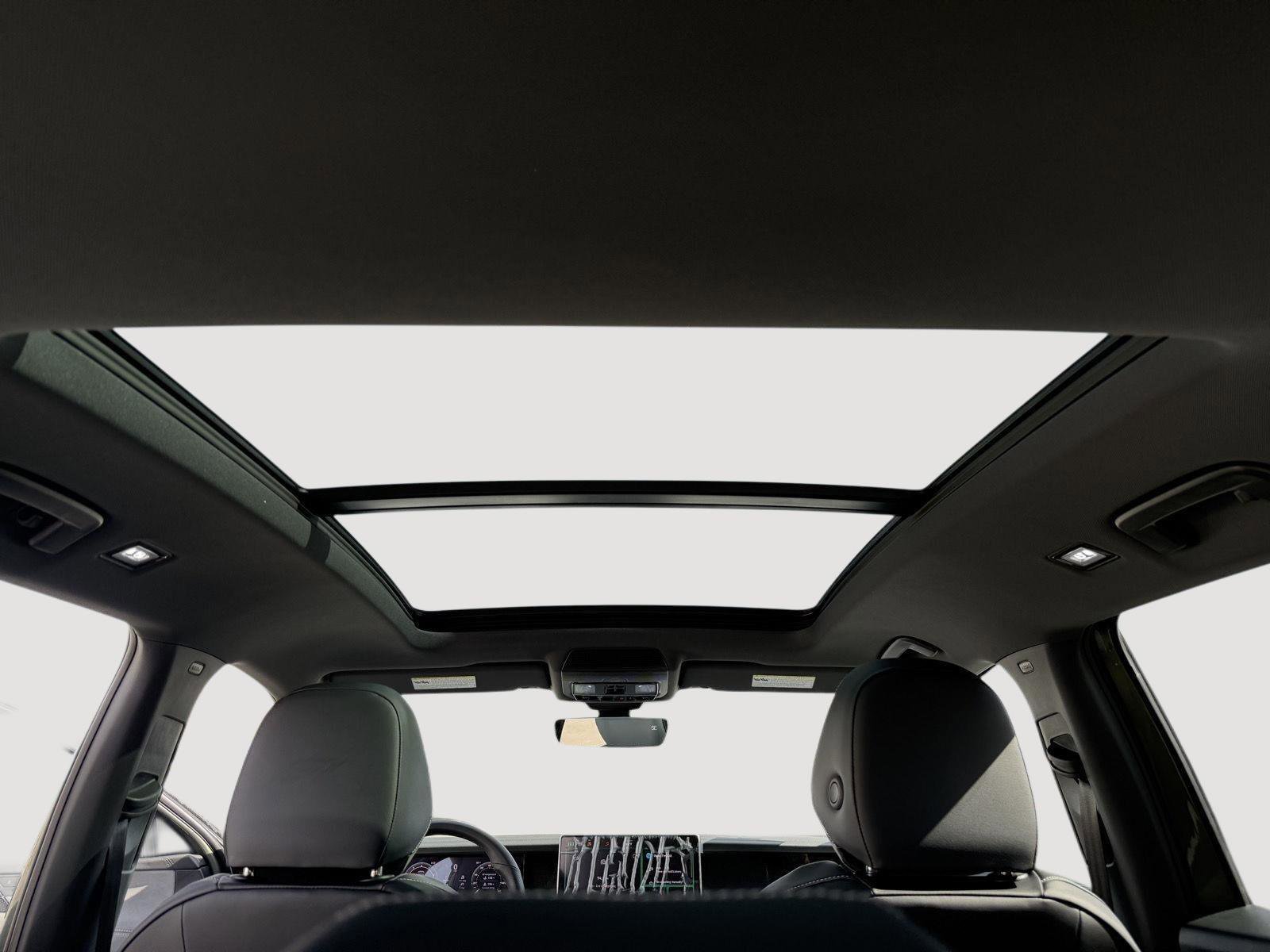 New 2026 Volkswagen Tiguan SE R-Line image 13