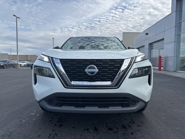 Used 2023 Nissan Rogue S image 2