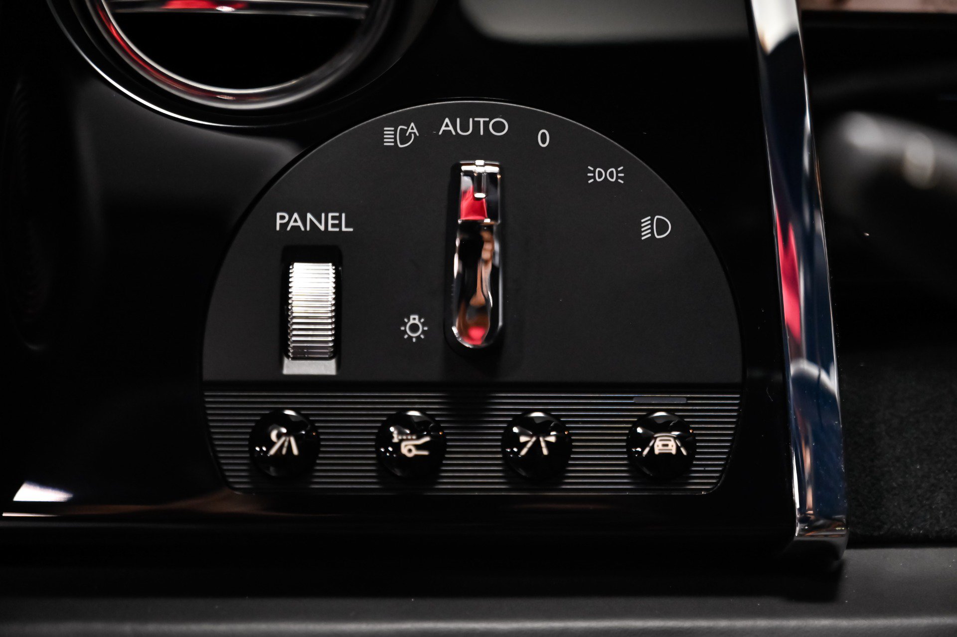Used 2017 Rolls-Royce Dawn RWD image 13