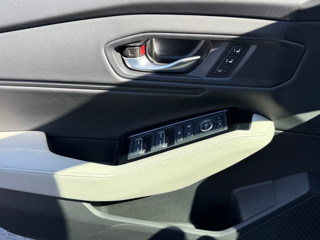 Certified 2025 Honda Accord Touring image 29