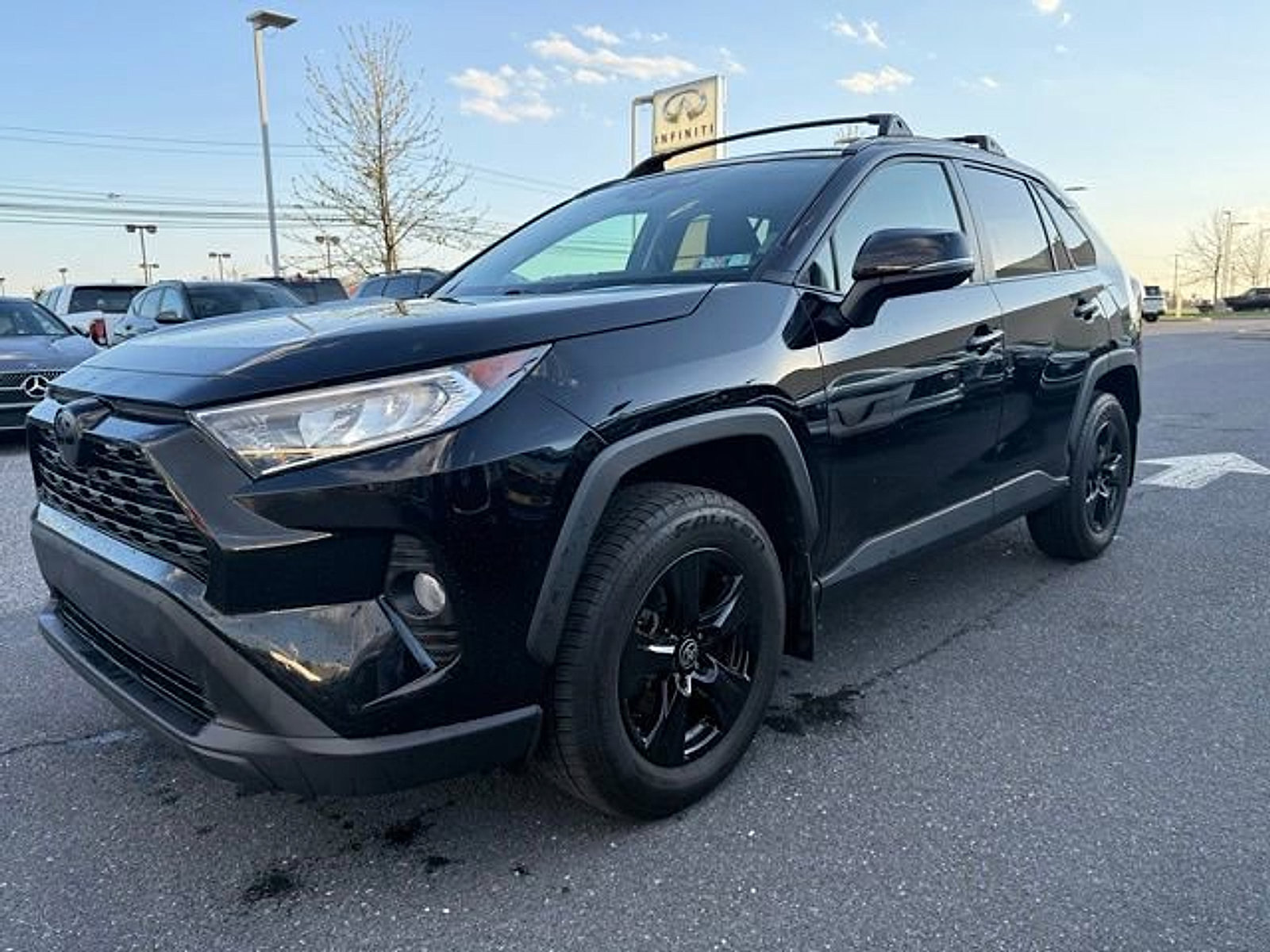 Used 2021 Toyota RAV4 XLE w/ Convenience Package AWD/4WD image 5