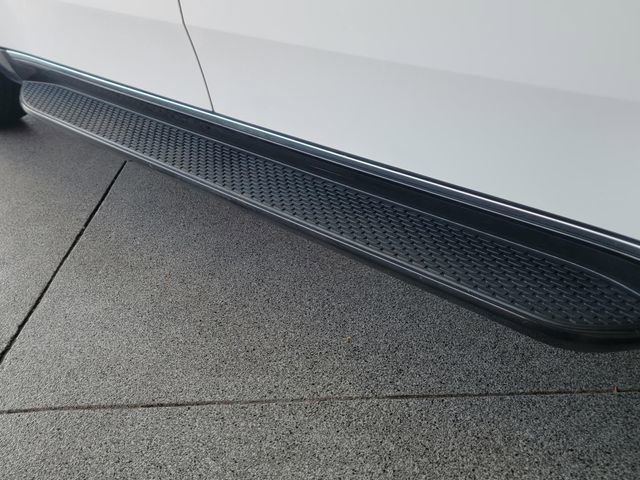 Certified 2023 Jeep Wagoneer L Series II image 11