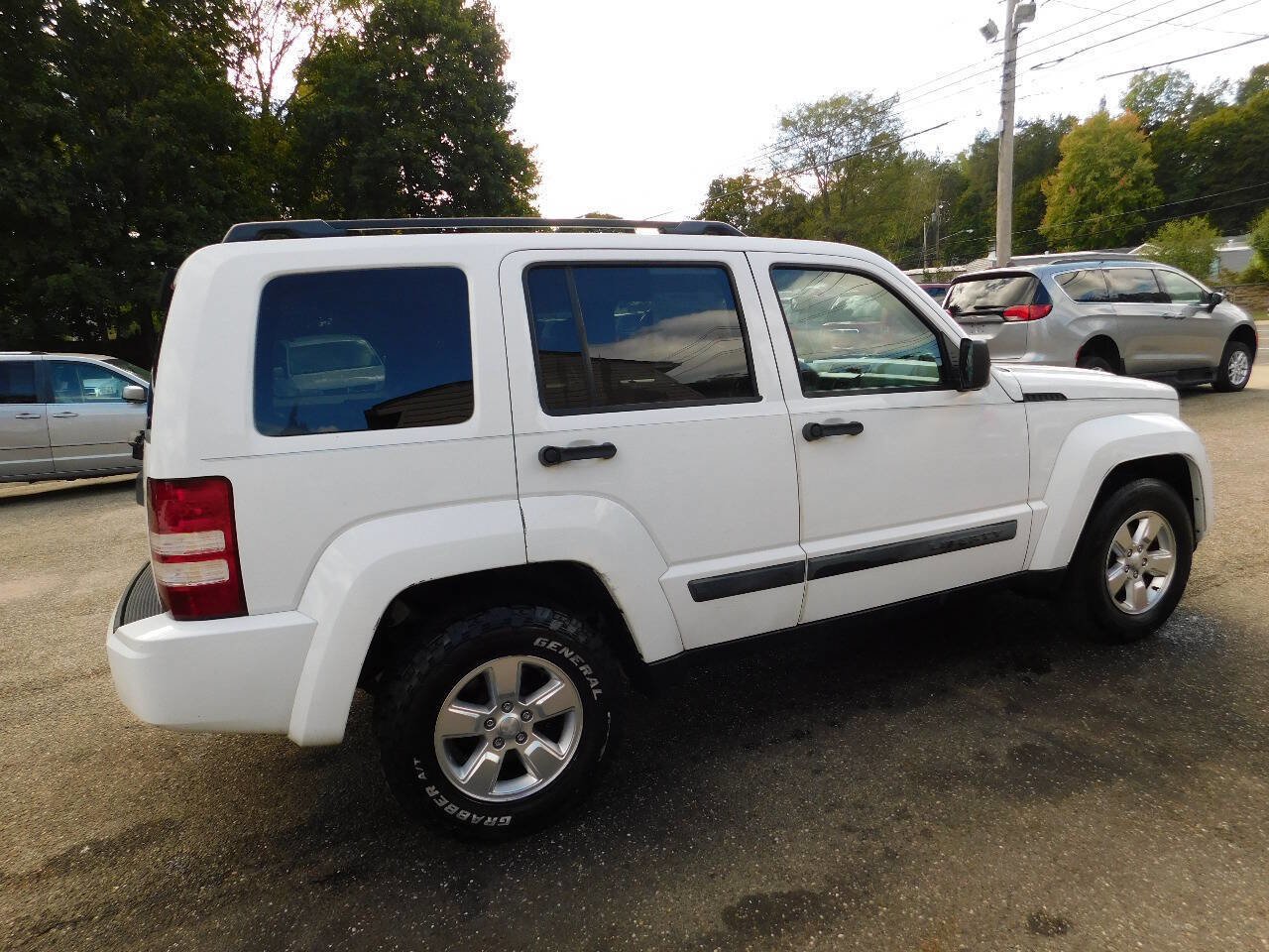 Used 2011 Jeep Liberty Sport w/ Popular Equipment Group image 9