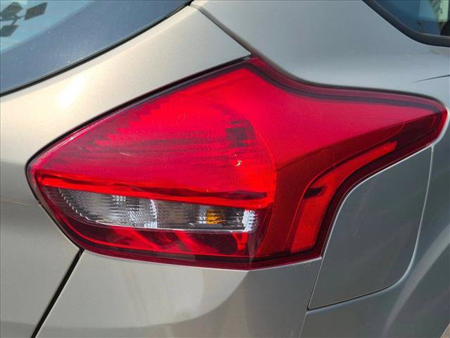 Used 2015 Ford Focus SE FWD image 9