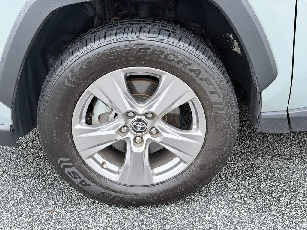 Used 2022 Toyota RAV4 XLE w/ Convenience Package FWD image 35