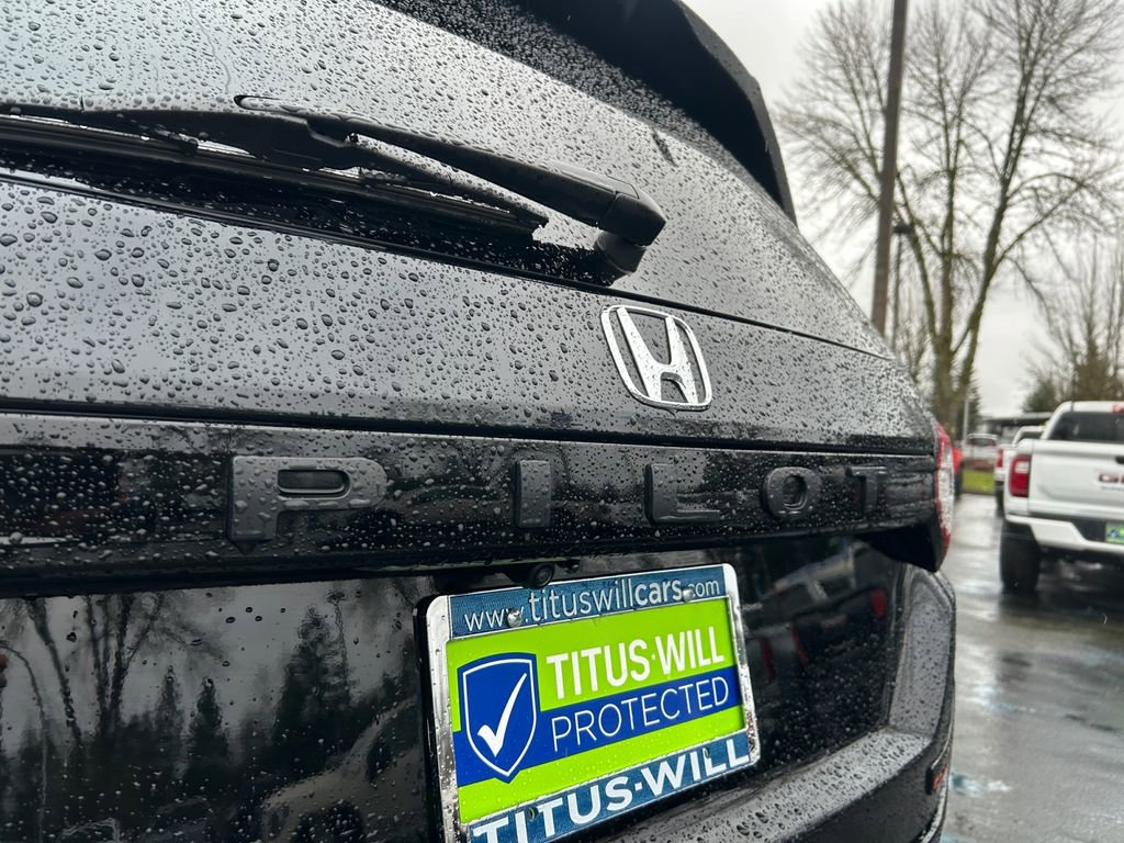 Used 2025 Honda Pilot TrailSport image 32