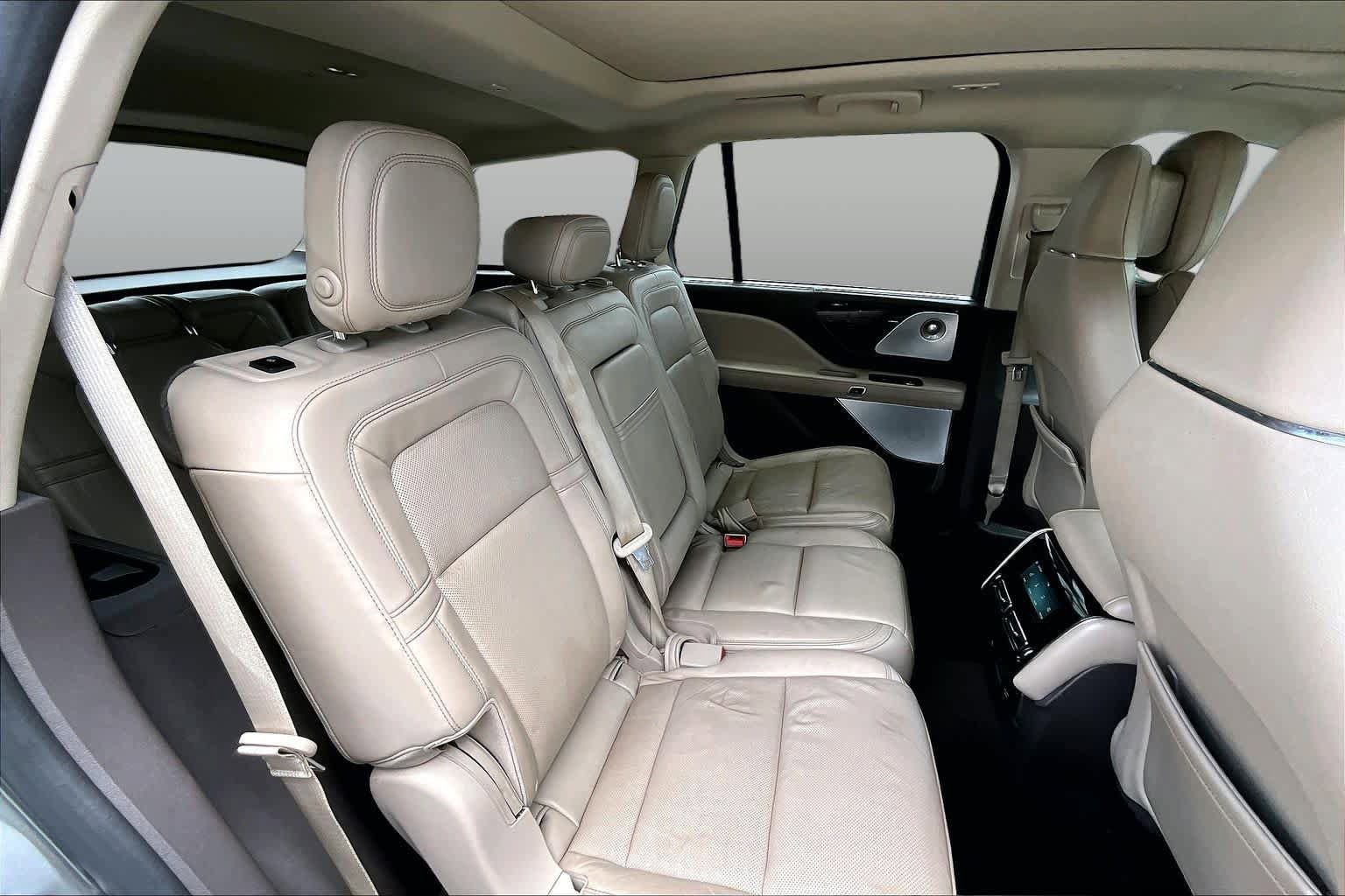 Used 2020 Lincoln Aviator Reserve w/ Equipment Group 202A AWD/4WD image 19
