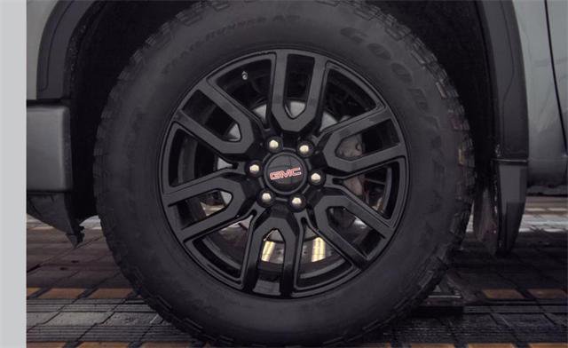 Used 2022 GMC Sierra 1500 Elevation w/ X31 Off-Road Package AWD/4WD image 6