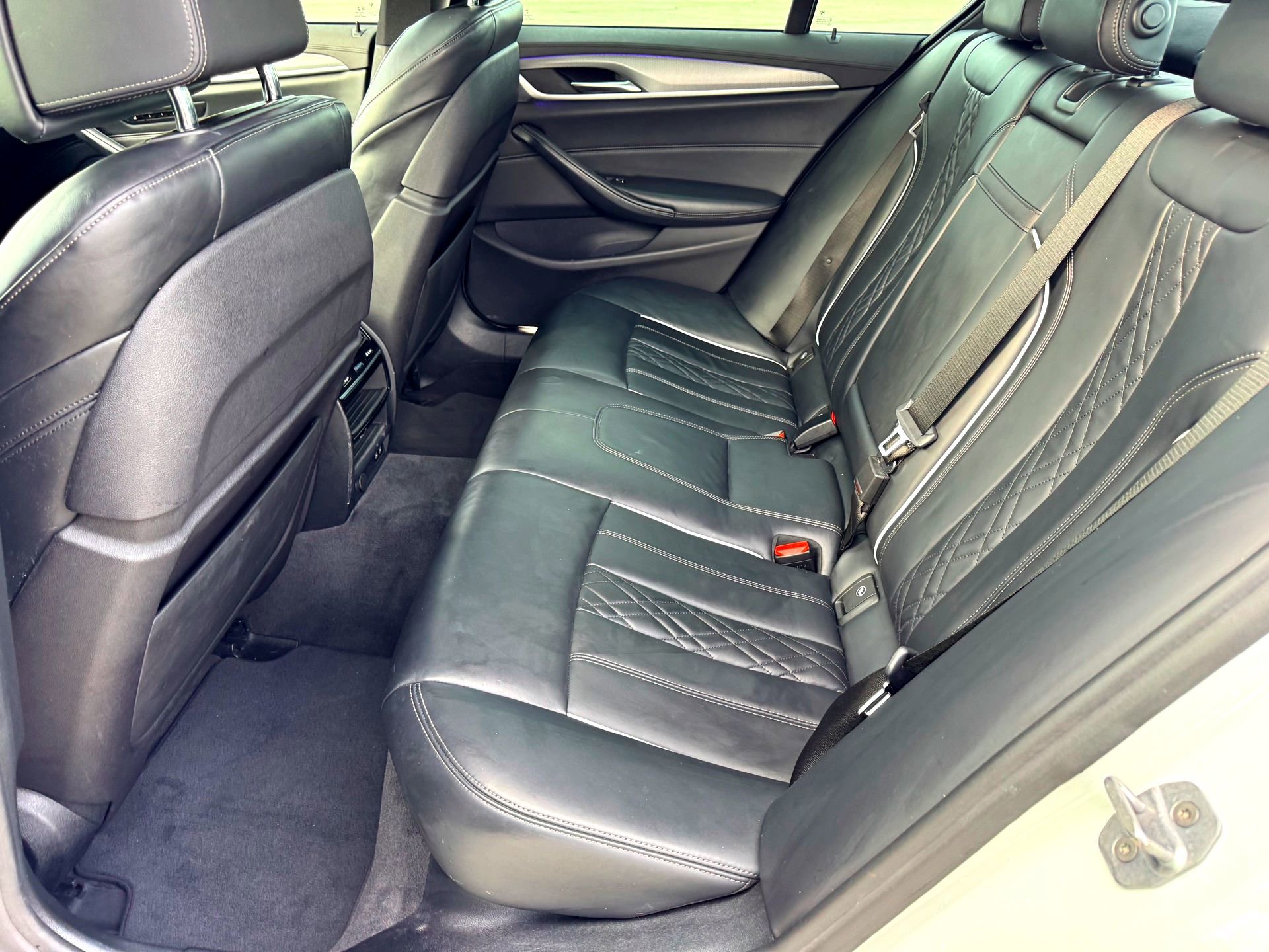 Used 2020 BMW 540i w/ M Sport Package image 19