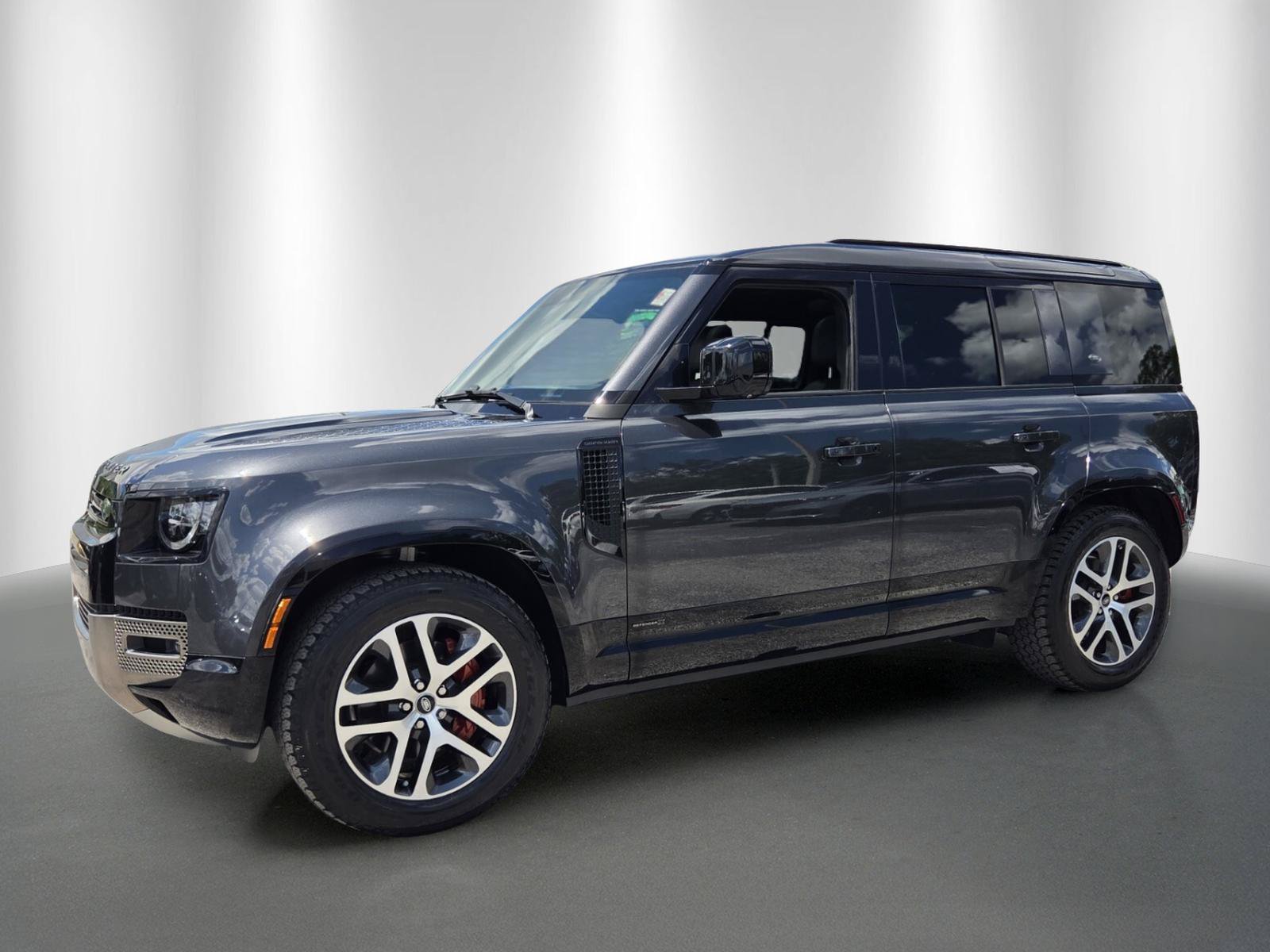 Used 2024 Land Rover Defender 110 X AWD/4WD image 3